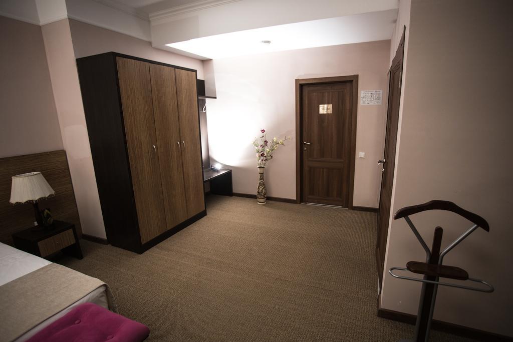 Kel Inn Hotel Астана Екстериор снимка